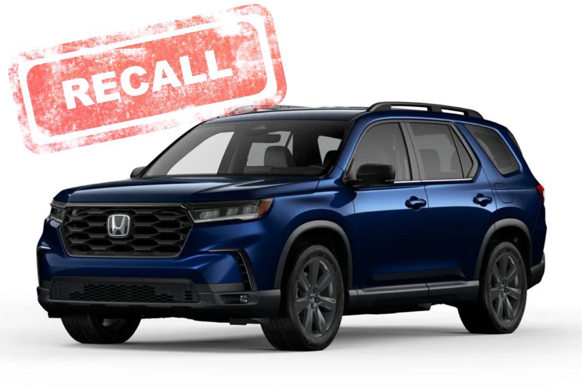 Honda Pilot EX-L with "recall" stamp above it