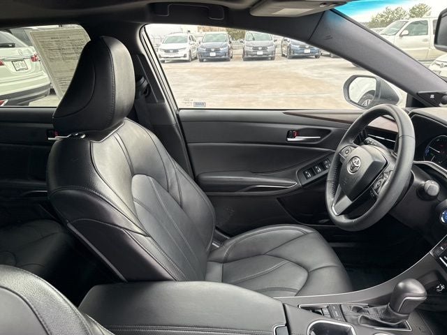 2022 Toyota Avalon Hybrid XLE Plus