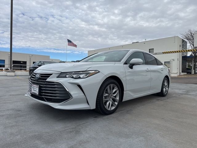 2022 Toyota Avalon Hybrid XLE Plus