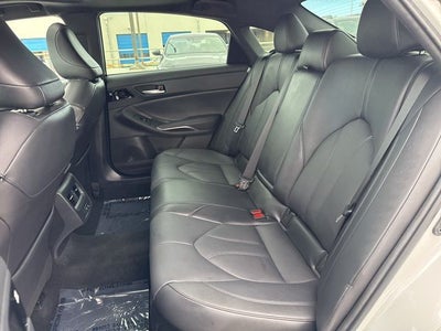 2022 Toyota Avalon Hybrid XLE Plus