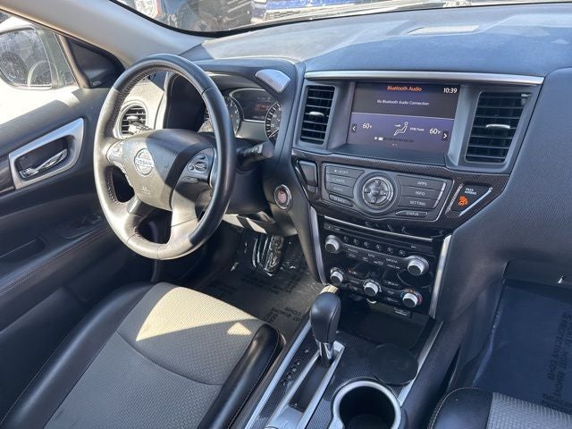 2020 Nissan Pathfinder SV