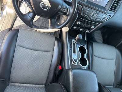 2020 Nissan Pathfinder SV