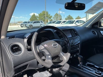 2020 Nissan Pathfinder SV